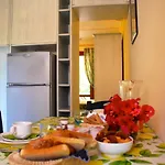Dei Fiori شقة فندقية 4*